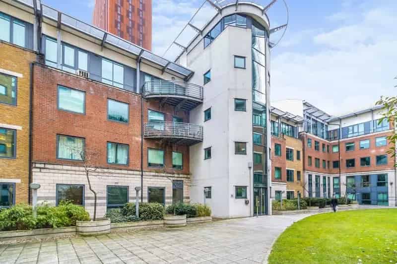 2 Bed Flat to Rent Manchester City Centre - Spacious Apartment