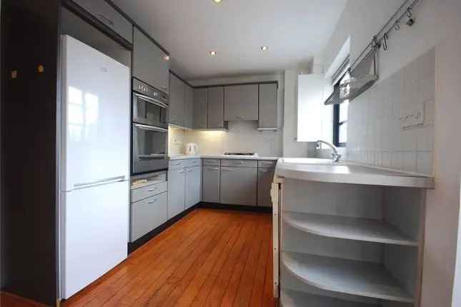 Property to Rent in Lovegrove Walk Blackwall E14