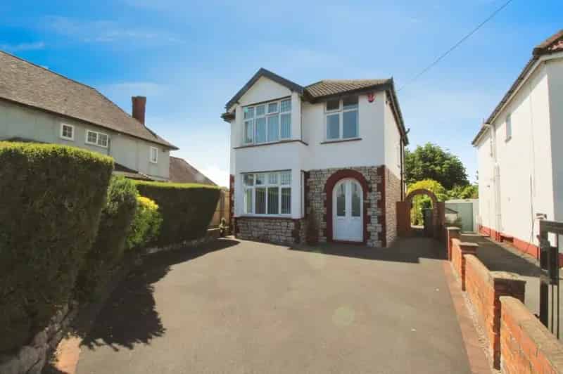 3 Bedroom Detached House for Sale in Pill Bristol