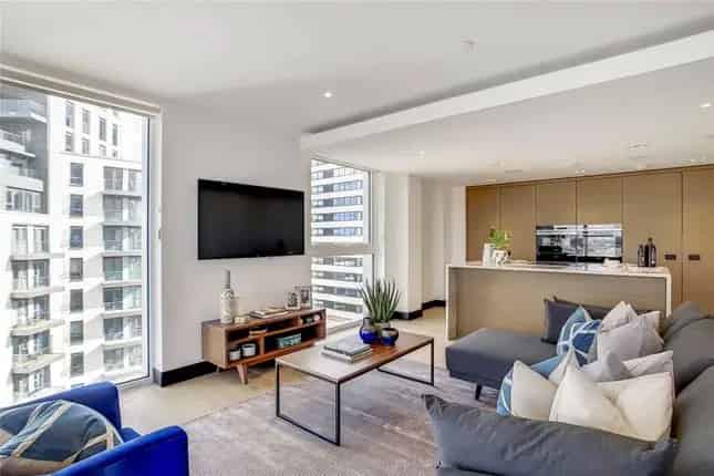 3 Bed Apartment Hammersmith Parking Skyline Views Gym Concierge