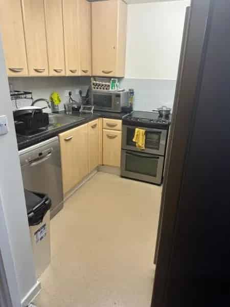 Wheelchair Accessible Ground Floor Apartment near Imperial Wharf Station