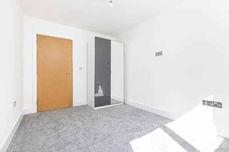 2 Bed Flat for Sale in BH14 - No Forward Chain