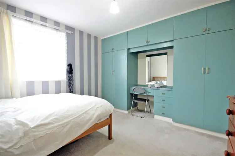 2 Bed Apartment Near Bedford Station Share of Freehold