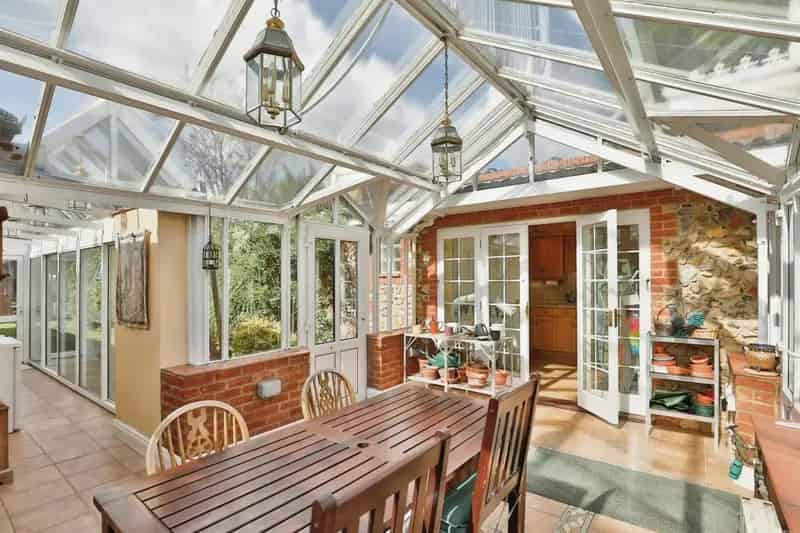 4 5 Bedroom Detached House Swaffham Town Centre