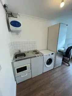 1 Room Studio Flat 35m² in London Bills Included