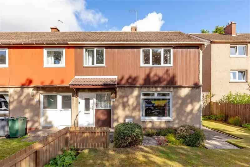 3 Bed House - End Terraced with 1 Reception Room