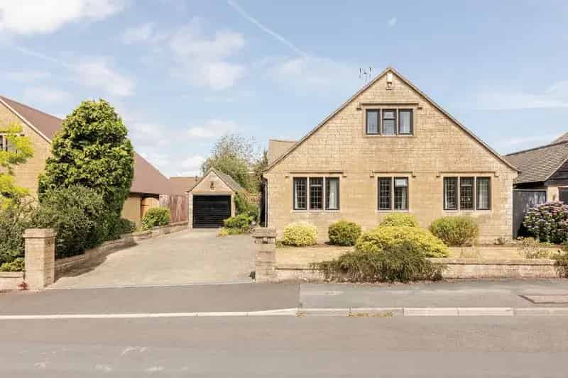 5 Bedroom Detached House for Sale in Frenchay