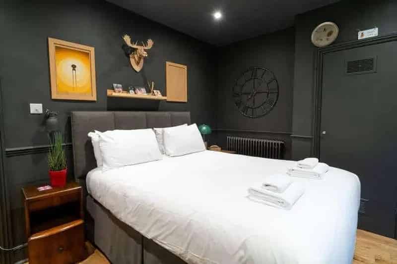 2 Bed Flat for Sale in Brighton - Modern Living in Historic Setting