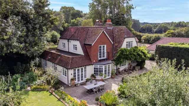 Everington Hill, Yattendon, West Berkshire, RG18 0UD | Property for sale | Savills
