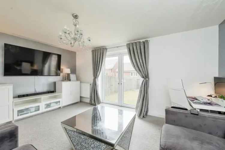 3 Bedroom House with Modern Kitchen and Enclosed Garden