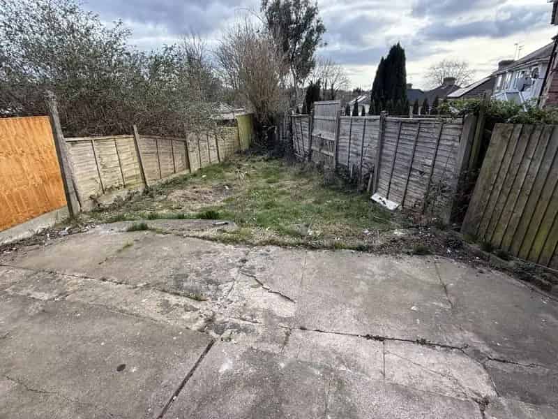 3 Bedroom Semi-Detached House to Rent