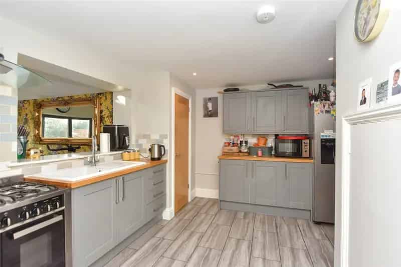 3 Bedroom End Terrace House for Sale
