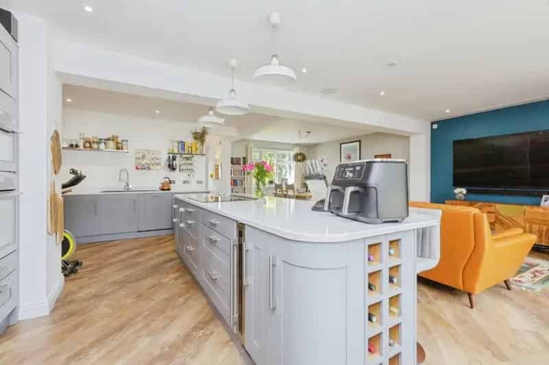 5 Bed Detached House with Annexe Burbage