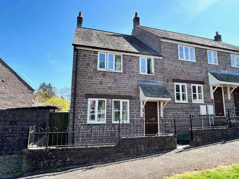 3 Bedroom End Terrace House for Sale in Blakeney