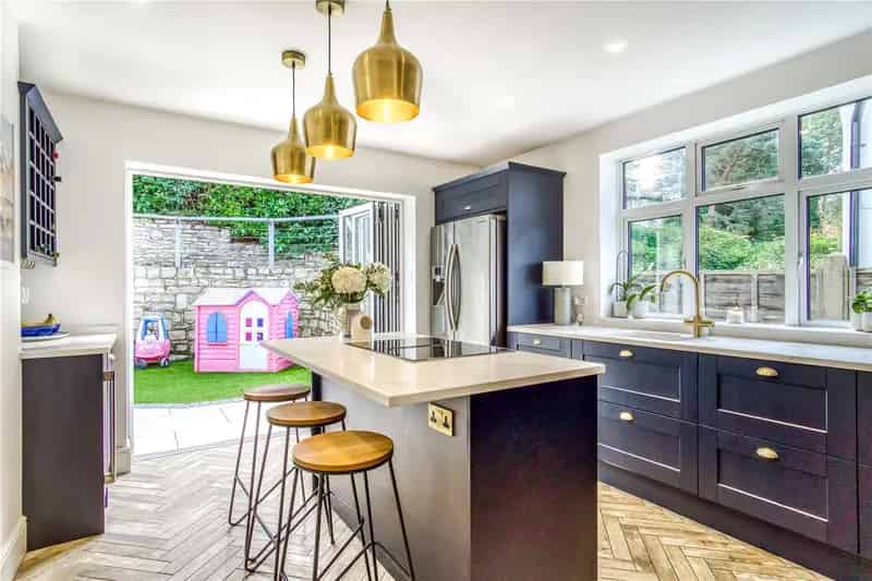 4 Bedroom House in Poole Near Parkstone Golf Course