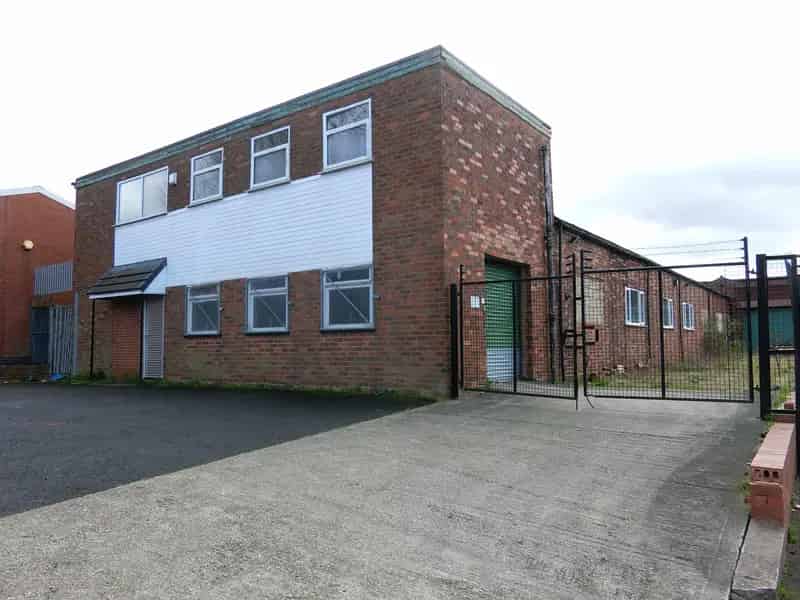 Bloxwich Workshop: 5743 sq ft Ground Floor 556 sq ft Offices