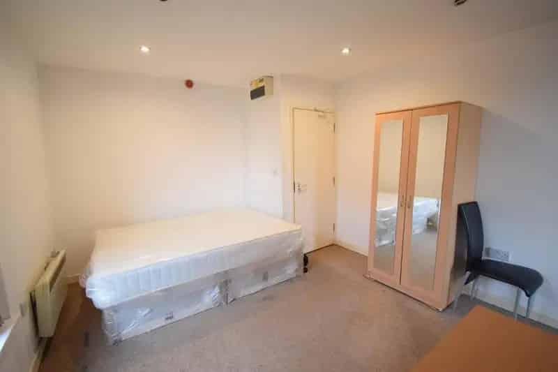 Studio to Rent