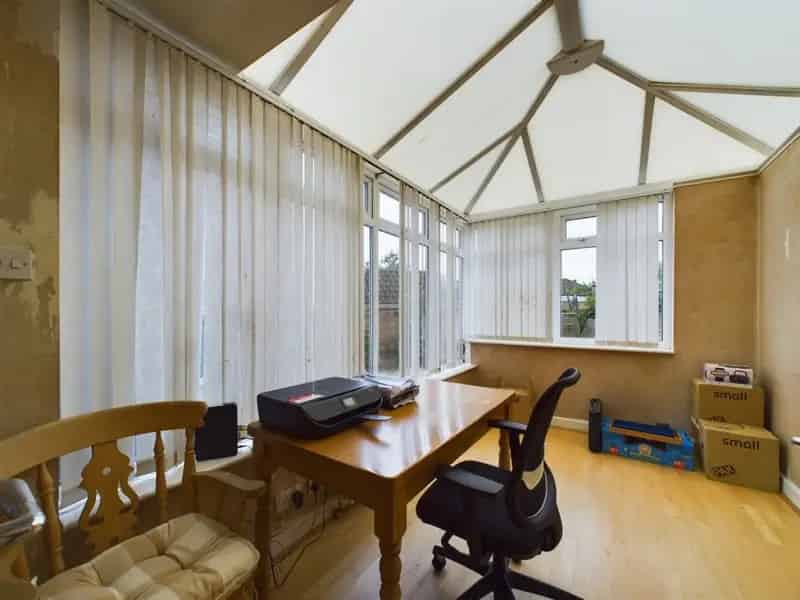 4 Bedroom House with Annex For Sale
