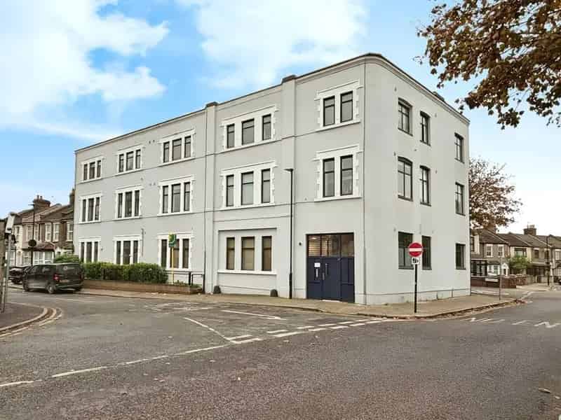 1 Bedroom Flat for Sale London E13
