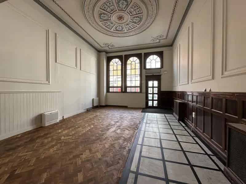Former Bank Premises Lewes High Ceilings Feature Windows
