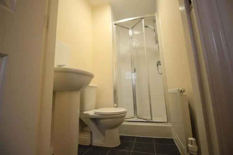 1 Bedroom House Share Double Ensuite Zero Deposit Furnished