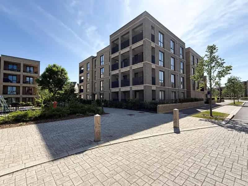 2 Bedroom Flat for Sale in Trumpington Meadows Cambridge