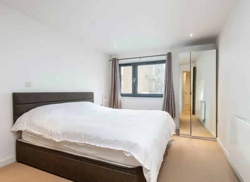 Large Double Bedroom Flat with Private Balcony