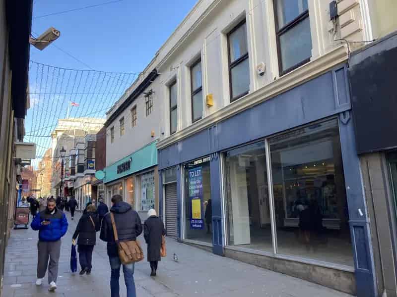 City Centre Retail Unit For Sale or Lease 1995 sq ft