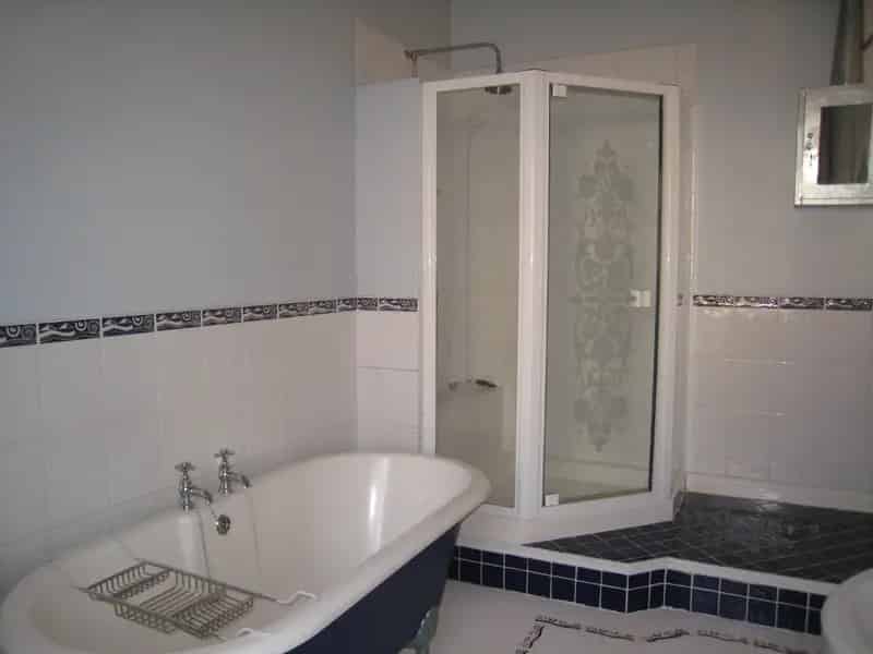 2 Bedroom Flat House to Rent