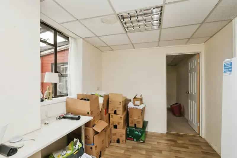 4 Bedroom House with Garden and Parking