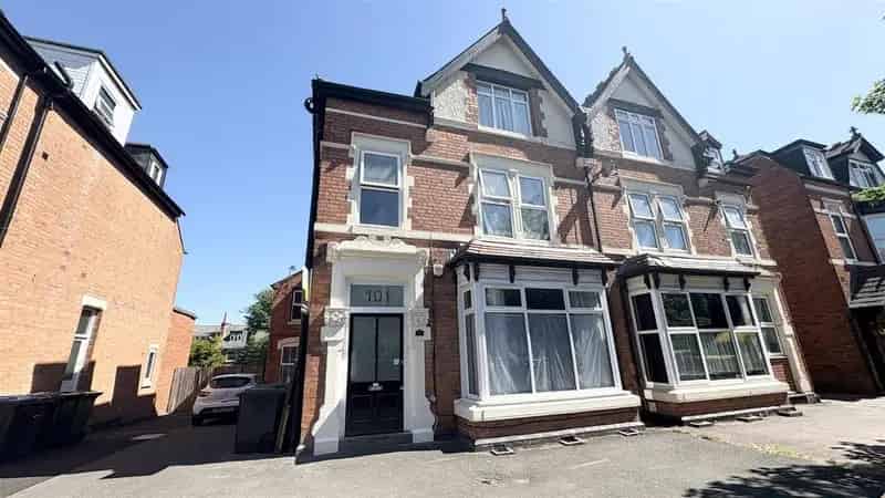 2 Bedroom Flat for Sale