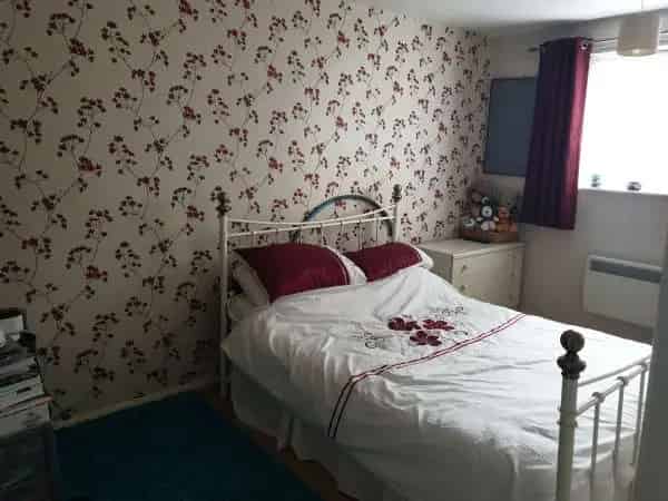 2 Bedroom Ground Floor Flat Near School Hospital Retail Park