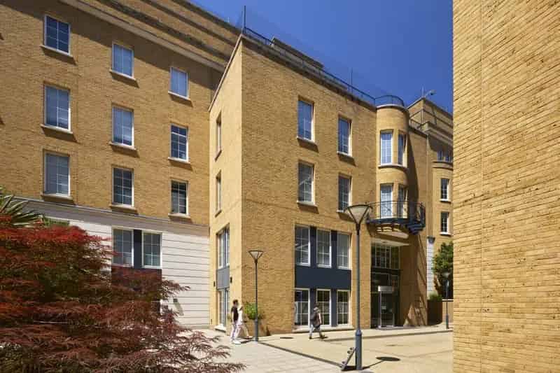 Grade A Offices  Courtyard Scheme  New Air Con  Gym