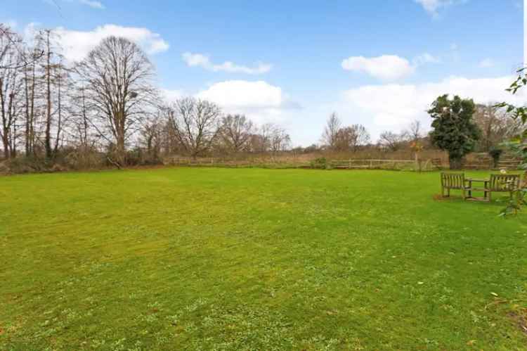 6-Bedroom Farmhouse with Bungalow & Outbuildings