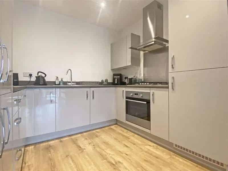 1 Bed Flat for Sale - First Floor Apartment with Parking