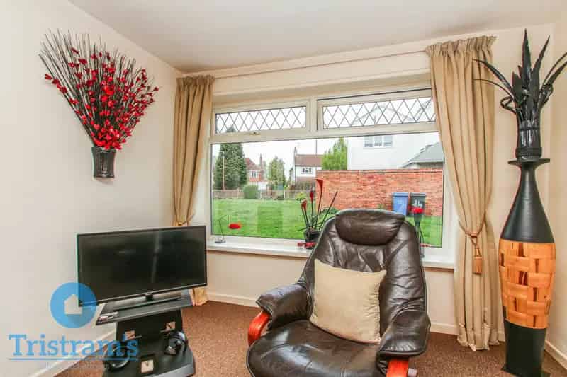 2 Bedroom Ground Floor Maisonette House to Rent