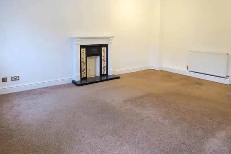 2-Bed Flat with Ensuite and Private Patio