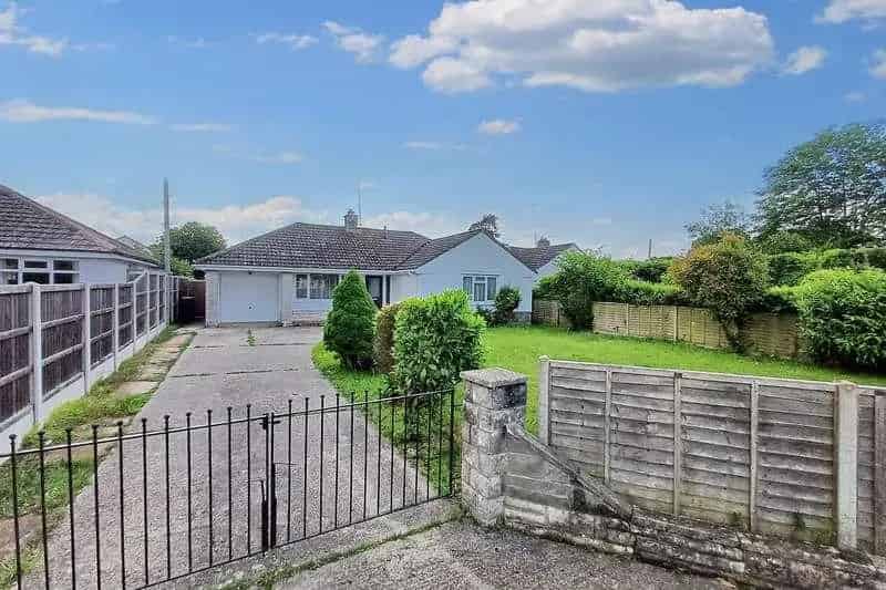 2 Bed Detached Bungalow for Sale in Verwood