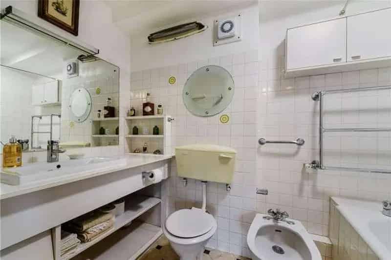 3 Bedroom Flat for Sale in Beckenham