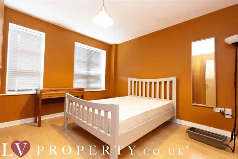 2 Bedroom Furnished Apartment for Sale in Birmingham Jewellery Quarter
