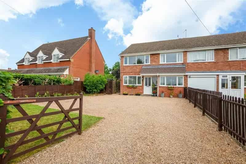 4 Bedroom Semi-Detached House for Sale