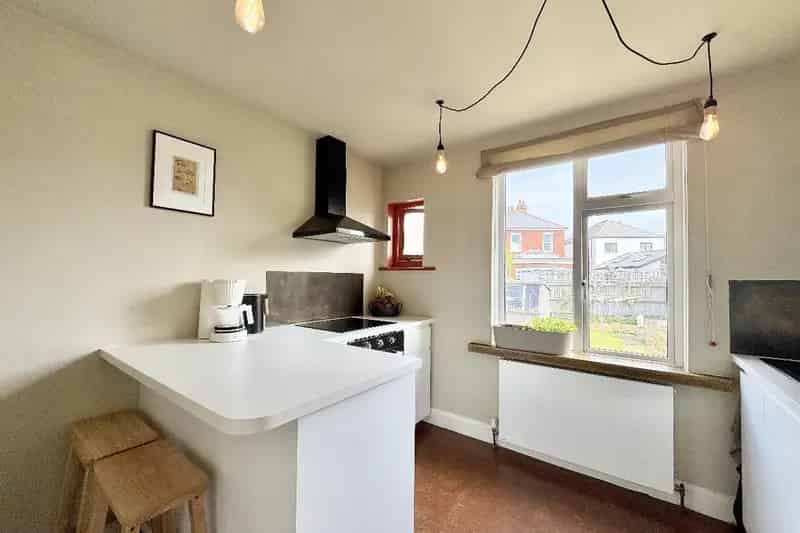 2 Bed Flat for Sale - Fully Refurbished Character Apartment