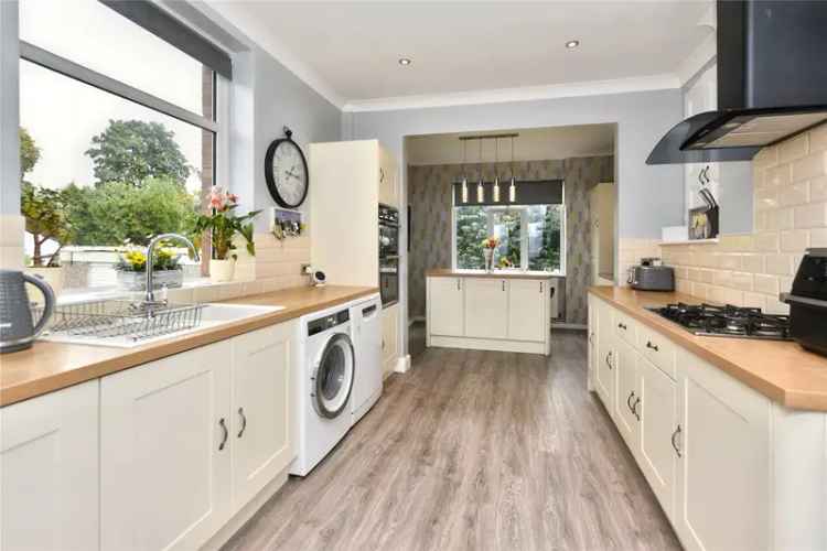 House For Sale in Leeds, England