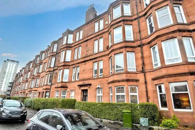 2 Bedroom Flat for Sale South Side Glasgow