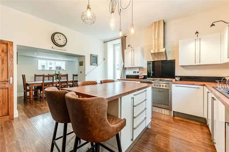 Unique Family Home in Aberford - 4 Beds, Modern Kitchen, Home Gym