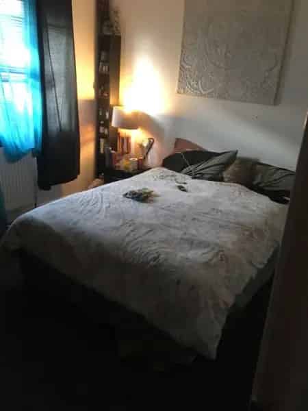 2 Bed House Yeovil Somerset Close to Schools Shops Town Centre