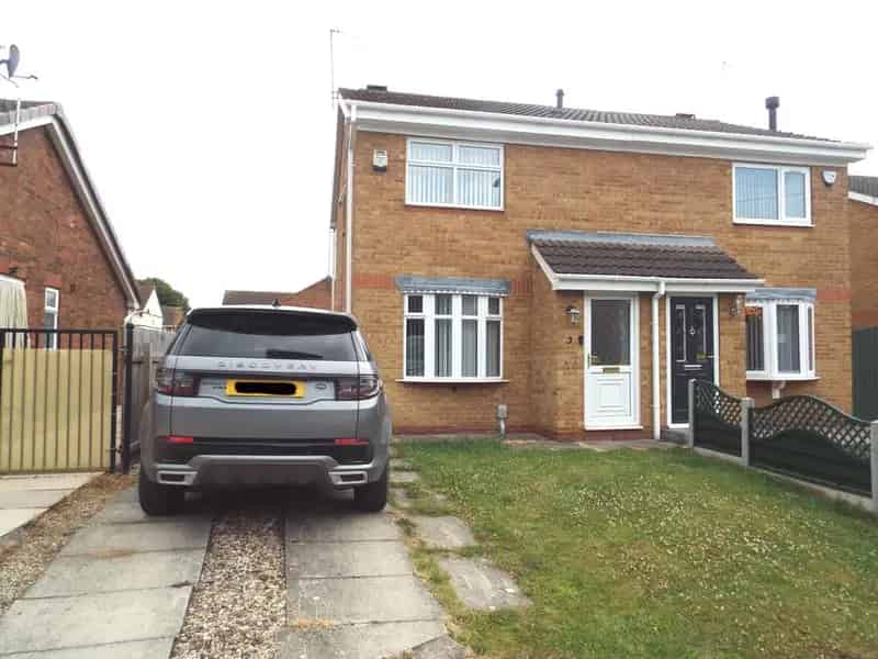 2 Bedroom Semi-Detached House to Rent