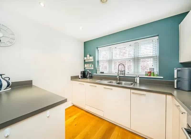 2 Bed 2 Bath Apartment Queen Mary's Place Putney