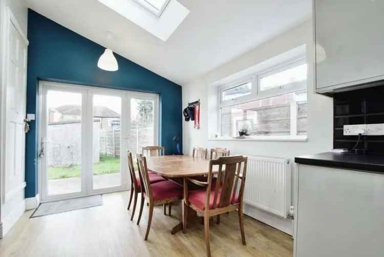 4 Bedroom Semi Detached House Extended Kitchen Modern Bathroom