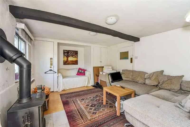 6 Bed House with 3 Annexes For Sale